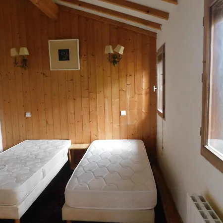 La Petite Maison Dans La Prairie * Saint-Alvere